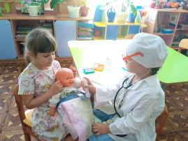 В группе "Сказка" проведена сюжетно-ролевая игра "Больница" В группе "Сказка" проведена сюжетно-ролевая игра "Больница".